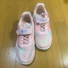 女の子スニーカー23.5cmの画像