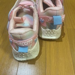 女の子スニーカー23.5cmの画像