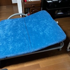 折りたたみ式簡易ベットの画像