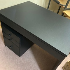 引き出し付きデスク