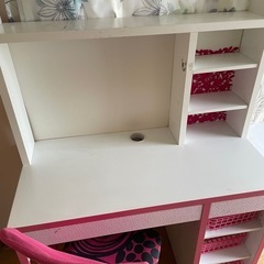 ３０日処分！IKEAのデスクとチェアの画像