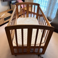 ベビーベッドの画像