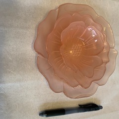 【美品】花びらのようなお皿三つセットの画像
