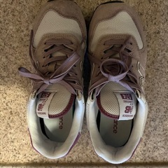 ニューバランススニーカーの画像