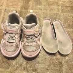 スニーカー　16.5の画像