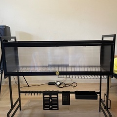 キッチン乾燥キャビネットの上