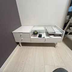 ドレッサー、ローテーブルの画像