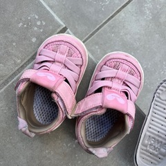 ニューバランス2足とナイキダイナモフリーの画像