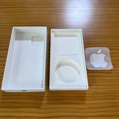 iPhone12 箱　シールの画像