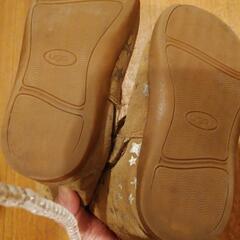uggキッズムートンブーツの画像