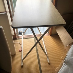 テーブル