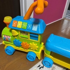 汽車　乗用　おもちゃ