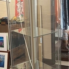 IKEAガラスケース LEDライト付き スリムなデザイン