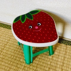イチゴのちびイス