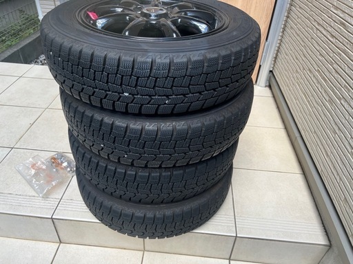 スタッドレスタイヤ　ホイール付き　nbox