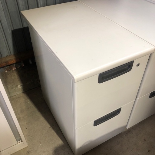 ①PLUS 業務用 鍵付　オフィス用 袖机 収納庫  40×70×70cm