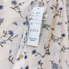 ！！未使用未着用品！！花柄　ブラウス　オフショル　Mの画像
