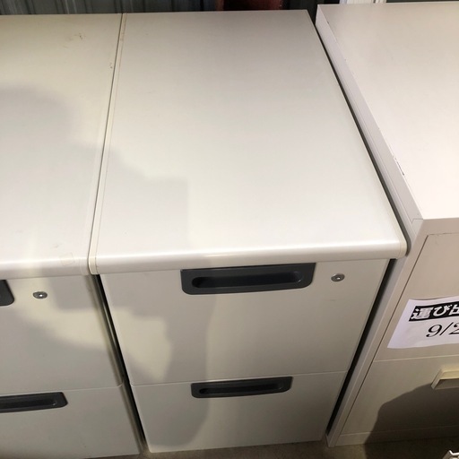 ②PLUS 鍵付 オフィス用  袖机 収納庫 書類収納 40×70×70cm