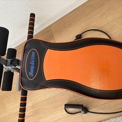 腹筋トレーニングマシーンの画像