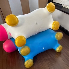 ゴムの馬の乗り物の画像