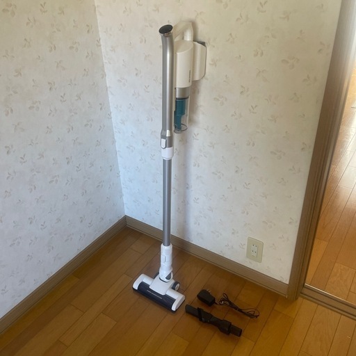 アイリスオーヤマ　充電式サイクロン　スティッククリーナー