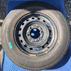 ハイエース純正ホイールの画像