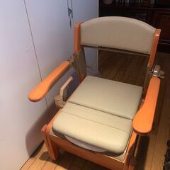 介護用トイレ付き椅子