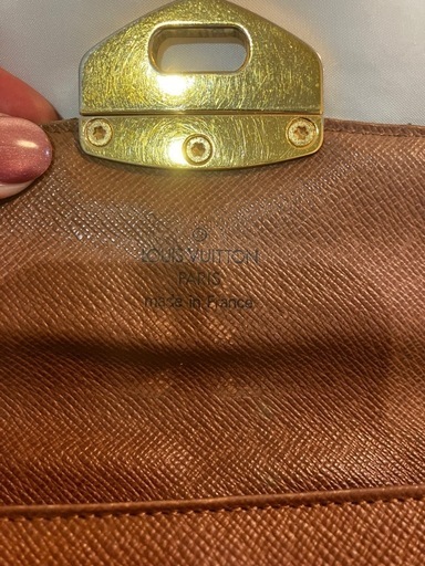 VUITTON 財布