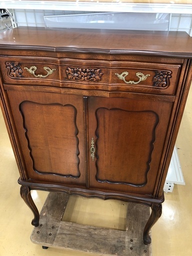 【軽トラック貸出サービス有】猫脚アンティークキャビネット