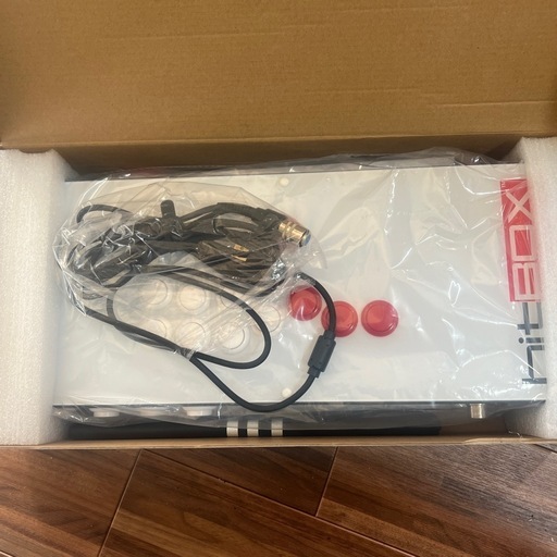 　　　ほぼ新品レバーレスアケコン HITBOX