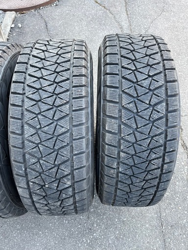 265/65R17 ブリジストンスタッドレス　ランクルに！