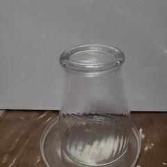 線の入ったグラスの画像