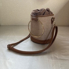 かごのショルダーバッグ