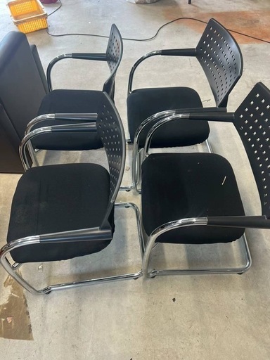 ヴィトラ事務所椅子4本