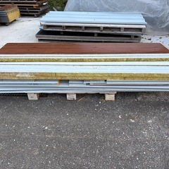 ロックウール断熱材パネルの端切れの画像