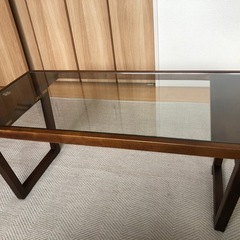 ガラステーブル