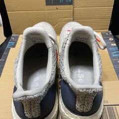 9/25まで　Adidas　UltraBoost　26.5㎝　グレーの画像