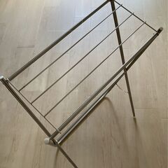 ニトリ　タオルハンガー折り畳み式の画像