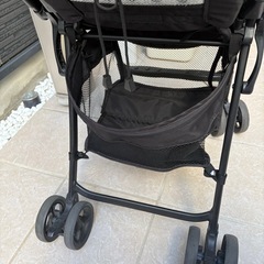 アップリカ カルーンエアーAB
 レインカバー付きの画像
