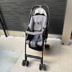アップリカ カルーンエアーAB
 レインカバー付き