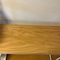 パソコンデスクの画像