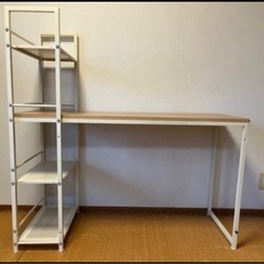 パソコンデスクの画像