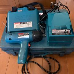 マキタ　インパクトレンチ　6902DW