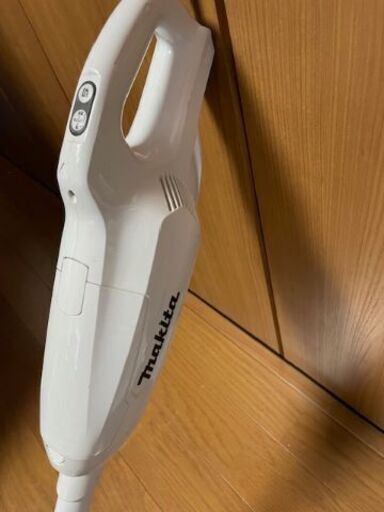 【値下げ】マキタの掃除機　＜バッテリーだけが寿命みたいです＞
