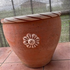 テラコッタ　植木鉢の画像