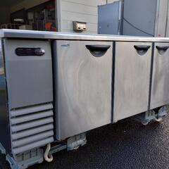 先日まで現役！！　SANYO　業務用冷凍冷蔵庫　SUR-F186...