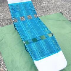 お話し中。ビーチチェアの画像