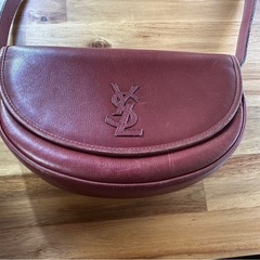 YSL イヴサンローラン 半月型ショルダーバッグ