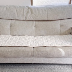 3人掛けソファー、敷物とカバー付の画像