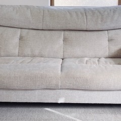 3人掛けソファー、敷物とカバー付の画像